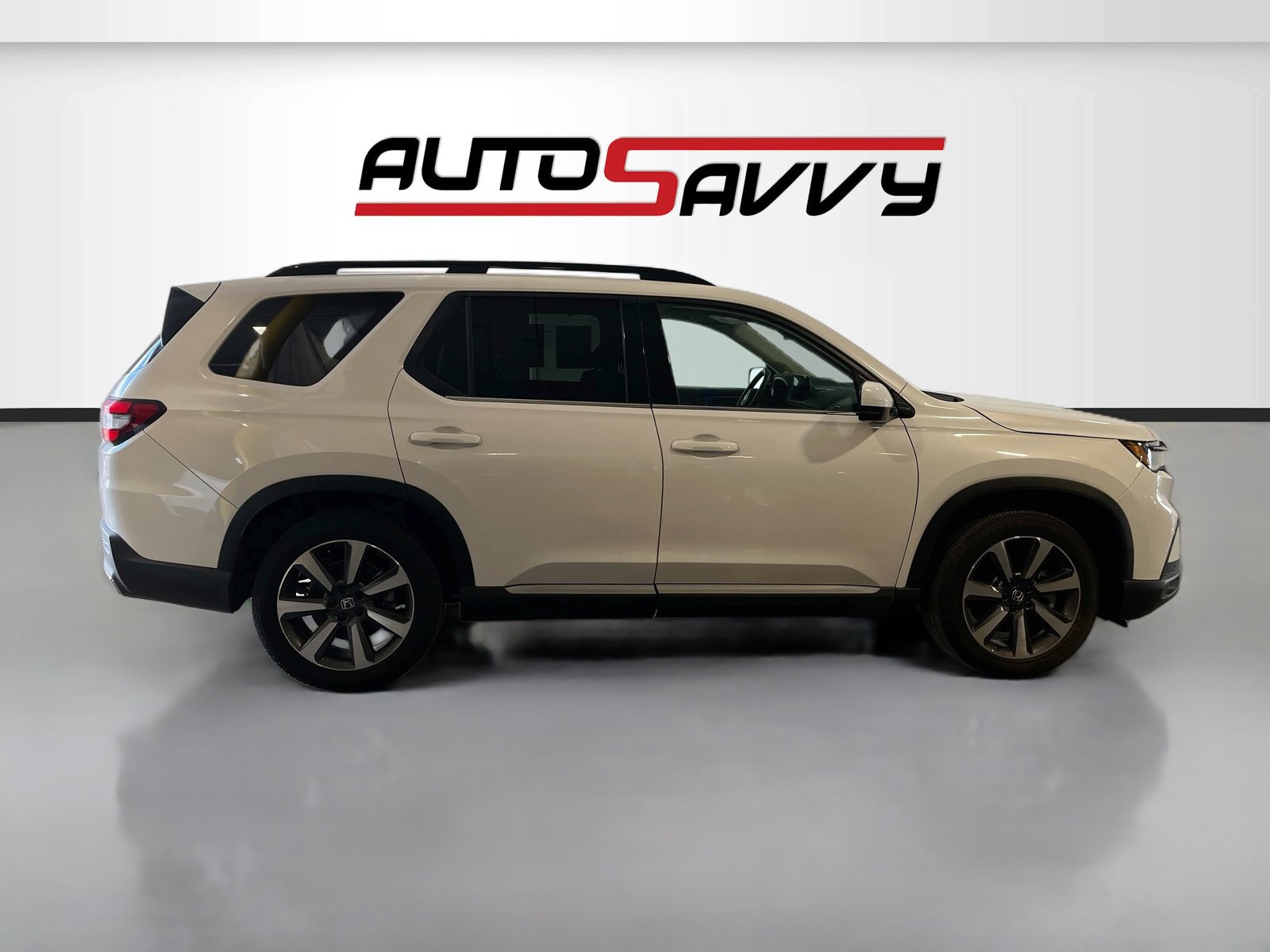 Used 2025 Honda Pilot Elite image 8