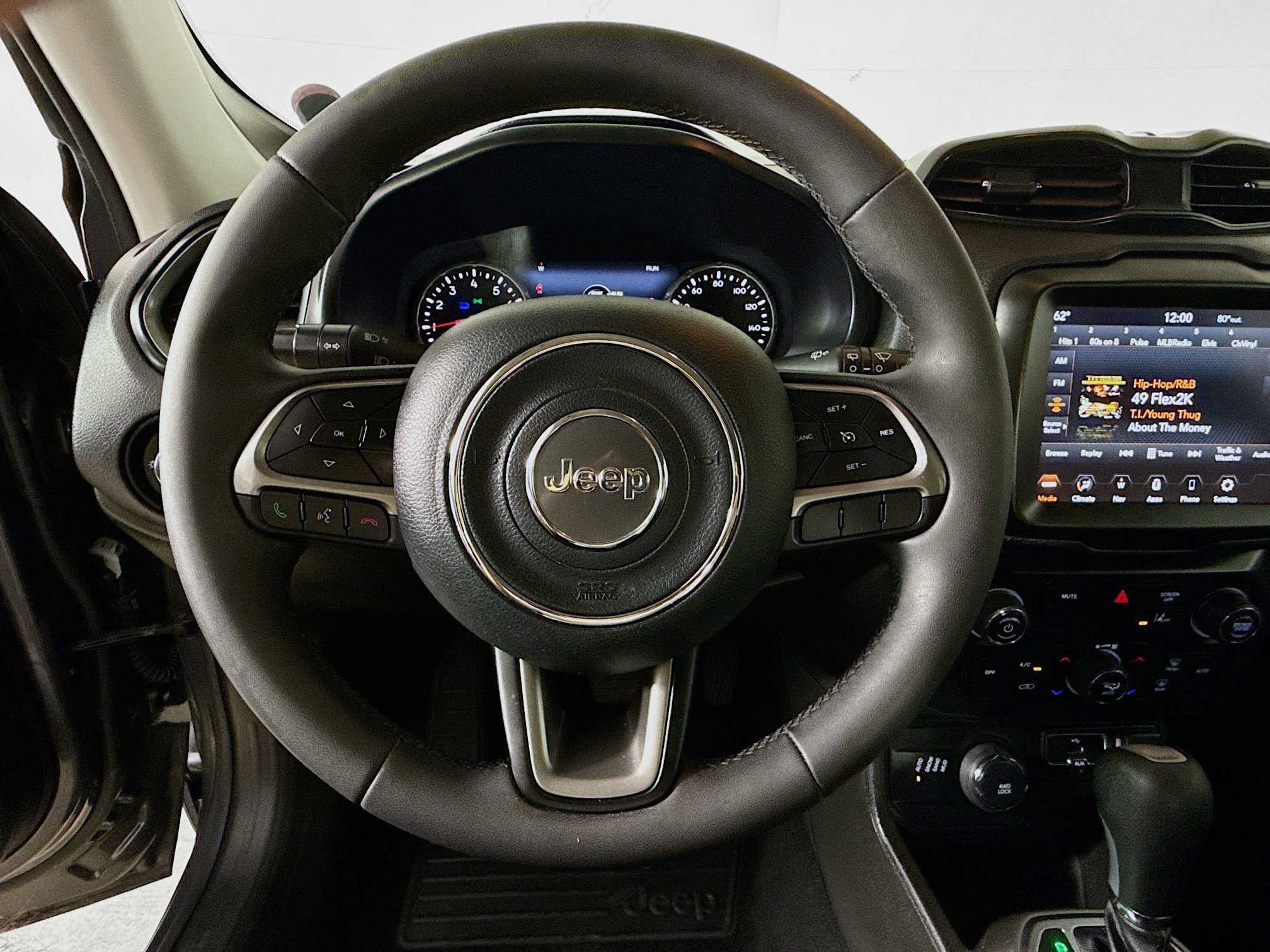 Used 2022 Jeep Renegade Latitude AWD/4WD image 11