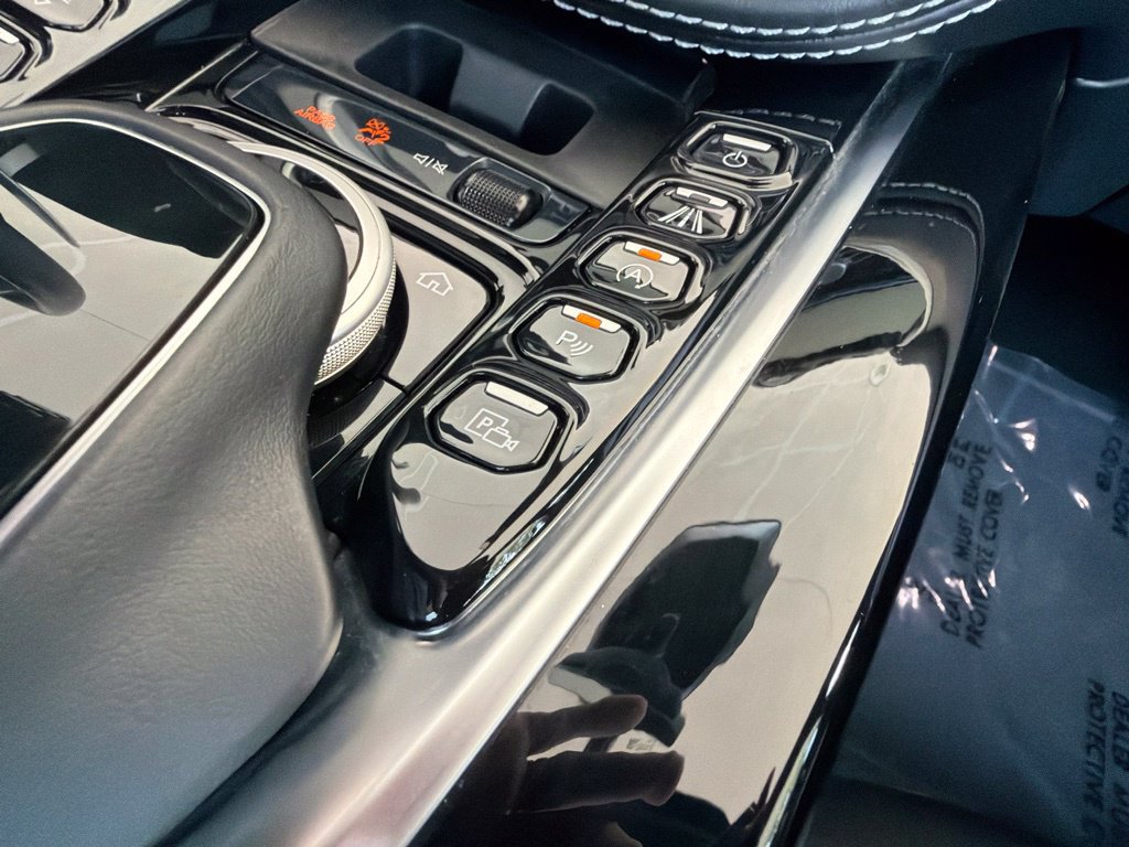 Used 2021 Aston Martin DBX AWD/4WD image 57