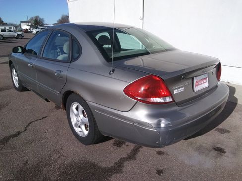 Used 2004 Ford Taurus SES image 7