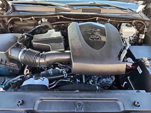 Used 2020 Toyota Tacoma TRD Off-Road w/ TRD Premium Off Road Package AWD/4WD image 23