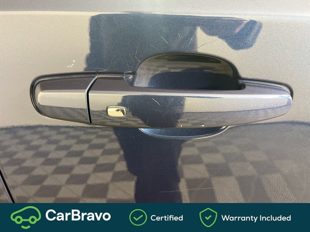 Used 2023 Chevrolet Traverse LS AWD/4WD image 12