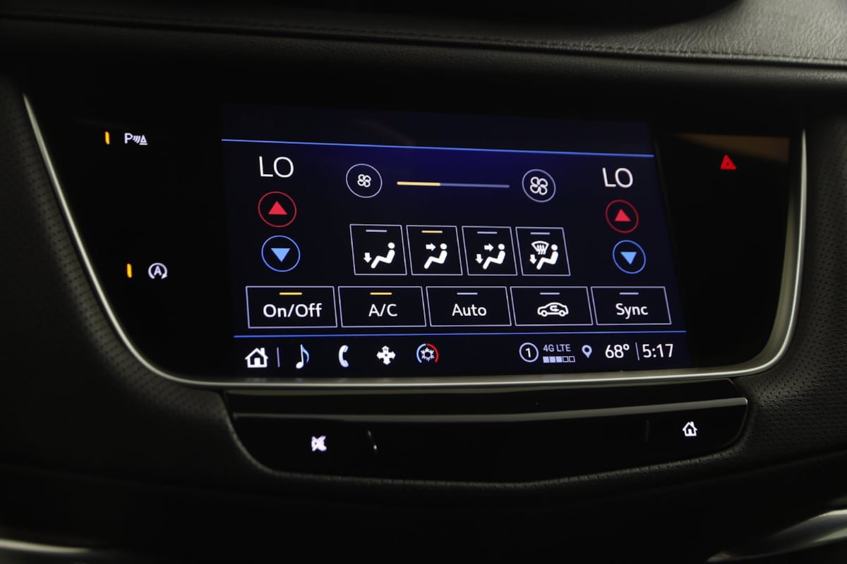 Used 2022 Cadillac XT5 Luxury FWD image 28
