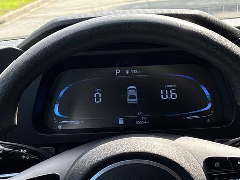 Used 2025 Hyundai Elantra SE FWD image 8