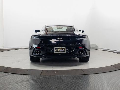 Used 2019 Aston Martin DB11 Coupe RWD image 27