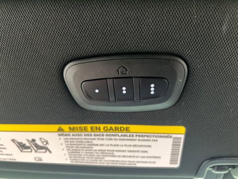 Used 2025 Chrysler Pacifica Select FWD image 70