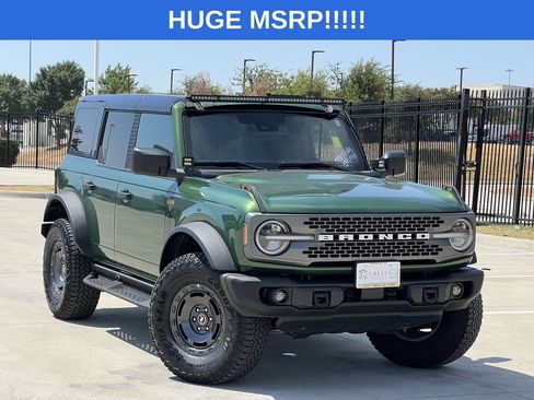 Used 2025 Ford Bronco Badlands w/ Sasquatch Package AWD/4WD image 2