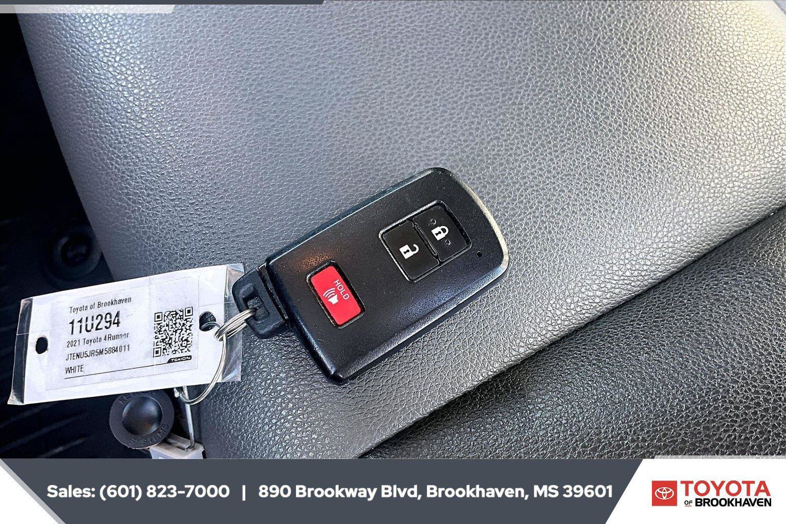 Used 2021 Toyota 4Runner SR5 Premium w/ Moonroof Package AWD/4WD image 9