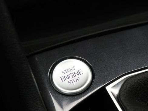 Used 2024 Volkswagen Tiguan SEL R-Line image 32