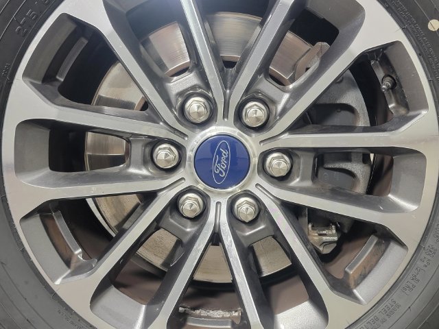 Used 2018 Ford F150 XLT w/ Equipment Group 302A Luxury AWD/4WD image 10