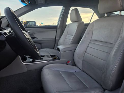 Used 2016 Toyota Camry XLE w/ Advanced Technology Package FWD image 10