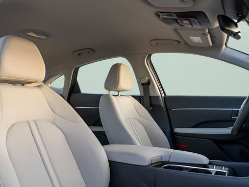 Certified 2025 Hyundai Sonata SEL FWD image 13
