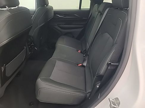Used 2024 Jeep Grand Cherokee Laredo X AWD/4WD image 20