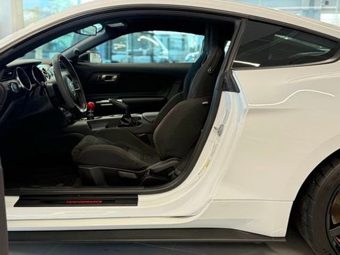 Used 2017 Ford Mustang Shelby GT350R w/ GT350R Equipment Group 920A RWD image 17