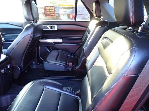 Certified 2022 Ford Explorer XLT w/ Equipment Group 202A image 19