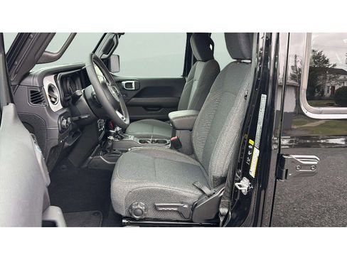 Used 2025 Jeep Wrangler Sahara w/ Safety Group image 13