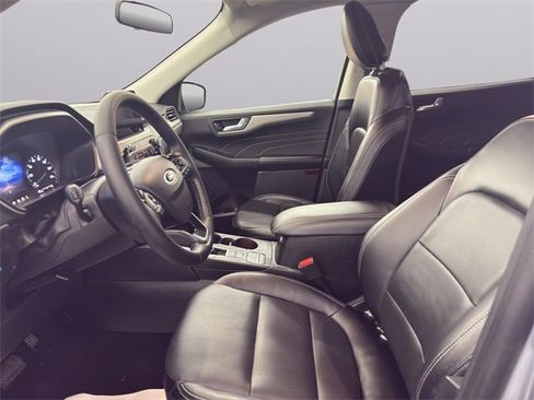 Used 2022 Ford Escape SEL image 9