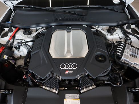 New 2025 Audi RS 6 performance image 4