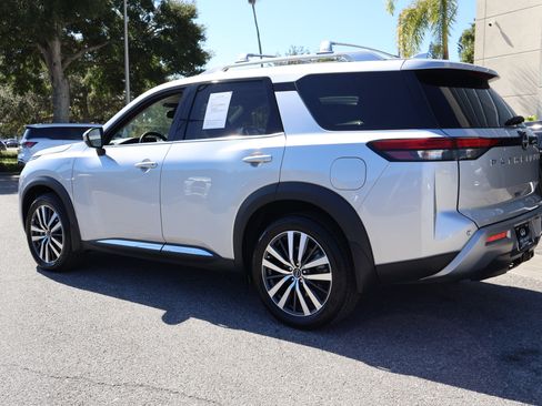 Used 2022 Nissan Pathfinder Platinum w/ Cargo Package image 7