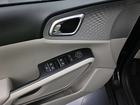 Used 2024 Kia Soul LX FWD image 11