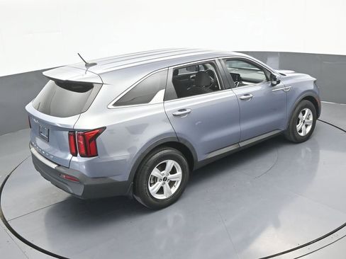 Used 2022 Kia Sorento LX image 49