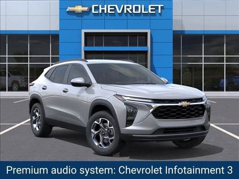 New 2026 Chevrolet Trax LT w/ Driver Confidence Package image 8