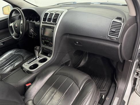 Used 2010 GMC Acadia SLT w/ Technology Package image 13