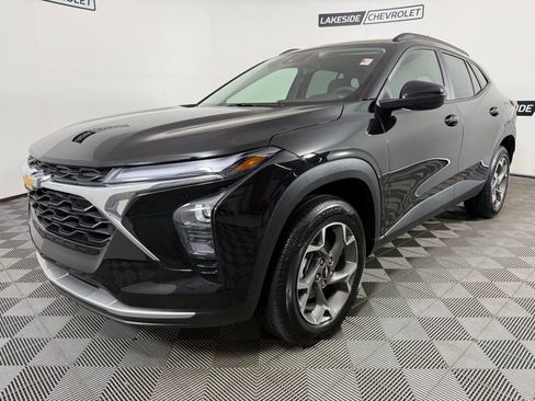 New 2026 Chevrolet Trax LT w/ Driver Confidence Package FWD image 2