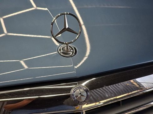 Used 2010 Mercedes-Benz E 550 Sedan image 21