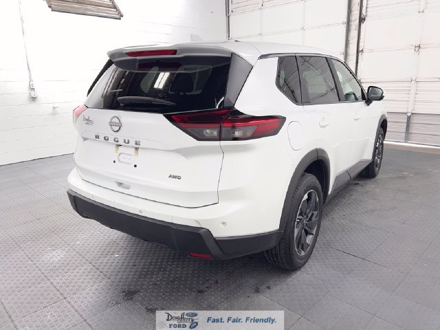 Used 2025 Nissan Rogue SV AWD/4WD image 7