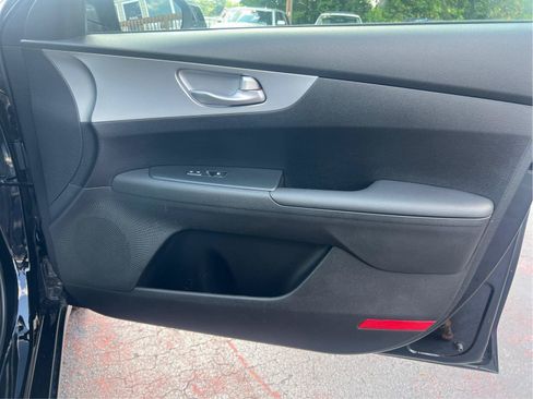 Used 2023 Kia Forte LXS FWD image 12