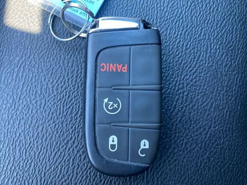 Used 2025 Jeep Compass Limited w/ High Altitude Package image 31