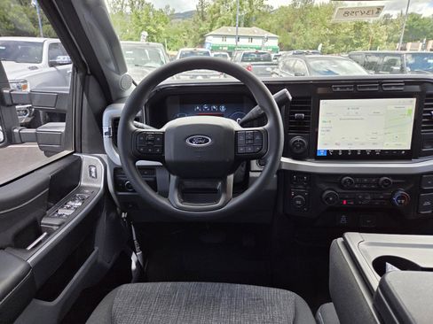 Used 2023 Ford F250 XLT w/ XLT Premium Package AWD/4WD image 16