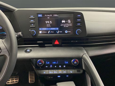 New 2026 Hyundai Elantra SEL Sport FWD image 13