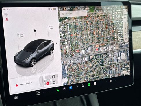 Used 2023 Tesla Model Y Long Range image 18