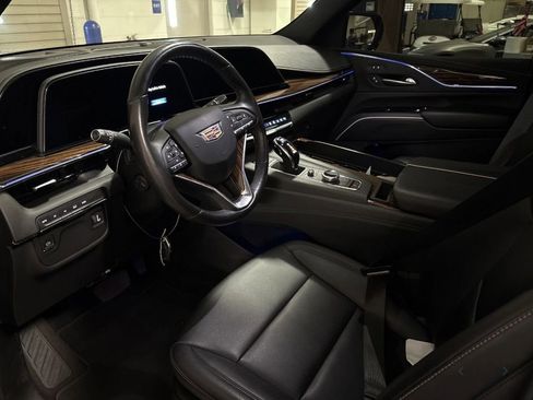 Used 2022 Cadillac Escalade ESV Luxury AWD/4WD image 5