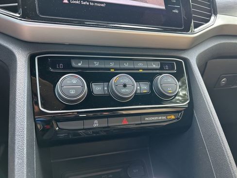 Used 2022 Volkswagen Atlas Cross Sport SE image 36