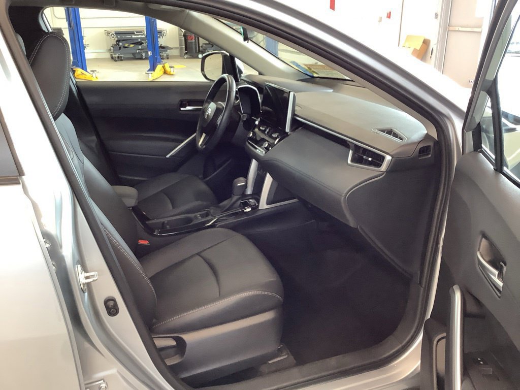 Used 2024 Toyota Corolla Cross XLE w/ Convenience Package AWD/4WD image 13