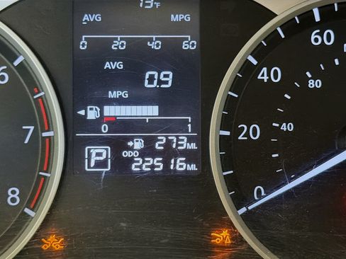 Used 2025 Nissan Versa S w/ Trunk Package FWD image 8