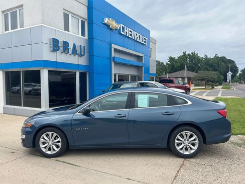 Used 2024 Chevrolet Malibu LT FWD image 1