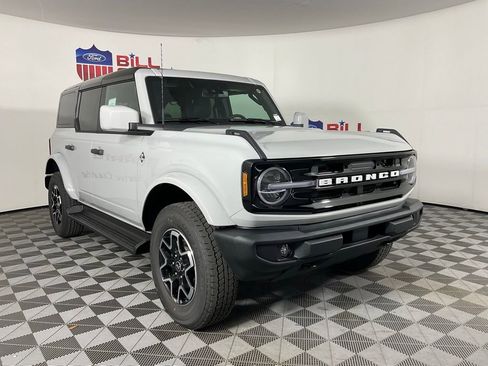 New 2026 Ford Bronco Outer Banks AWD/4WD image 1