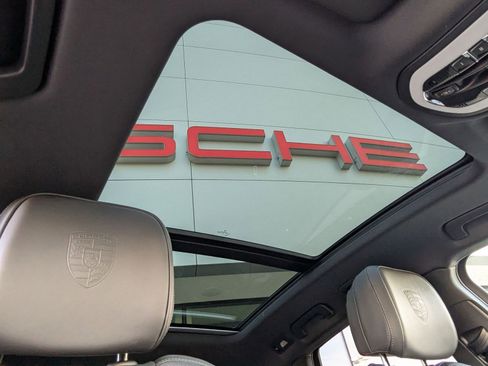 New 2026 Porsche Macan image 27