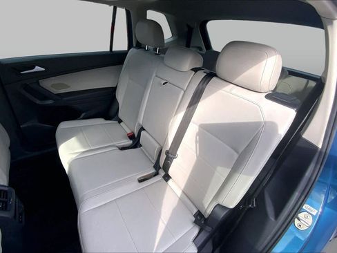 Used 2019 Volkswagen Tiguan SE w/ Panoramic Sunroof Package FWD image 21