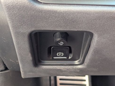 Used 2021 Chevrolet Corvette Stingray Coupe w/ Battery Protection Package image 36