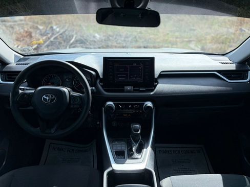 Used 2022 Toyota RAV4 LE image 10