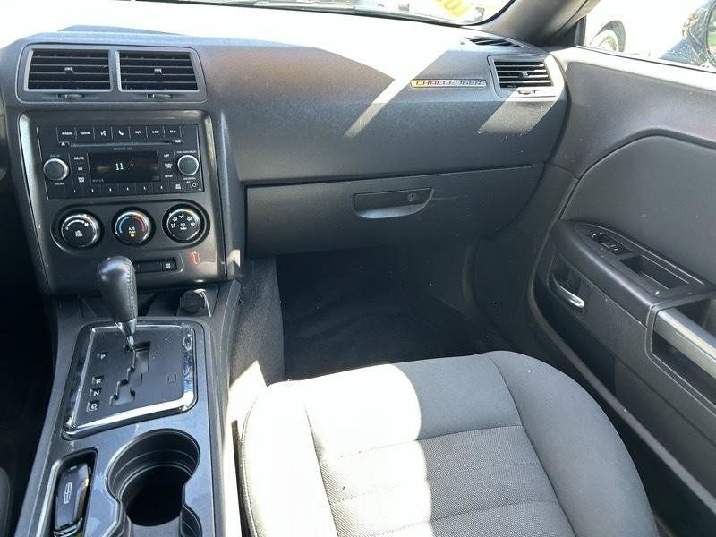 Used 2010 Dodge Challenger R/T RWD image 13