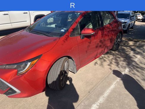 Used 2019 Toyota Corolla XSE image 2