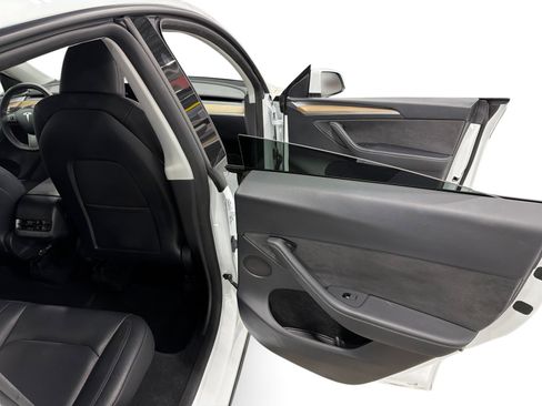 Certified 2023 Tesla Model Y Performance AWD/4WD image 12