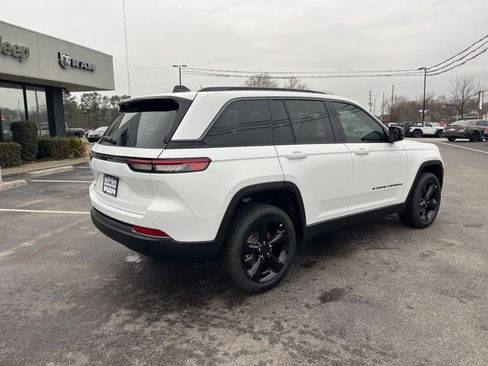 New 2026 Jeep Grand Cherokee Limited w/ Limited Altitude Package AWD/4WD image 3