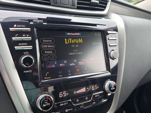 Used 2024 Nissan Murano SV FWD image 23